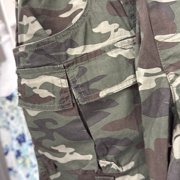 NWT Angel Kiss Cargo Shorts Camouflage XS - Picture 11 of 11